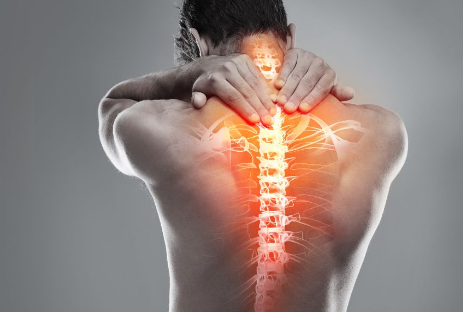Dolor entre los omóplatos: causas y tratamiento