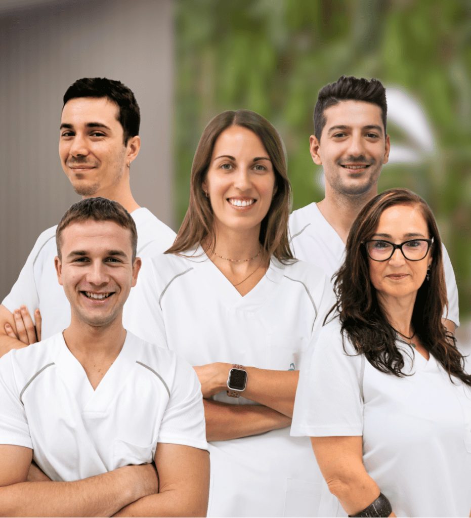 Equipo de fisioterapeutas de la Clínica Arantxa Sanchis en Rafelcofer